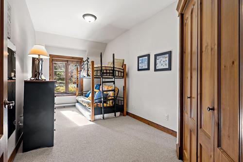 Chambre à coucher - 4-122 Ch. Des Quatre-Sommets, Mont-Tremblant, QC - Indoor Photo Showing Other Room