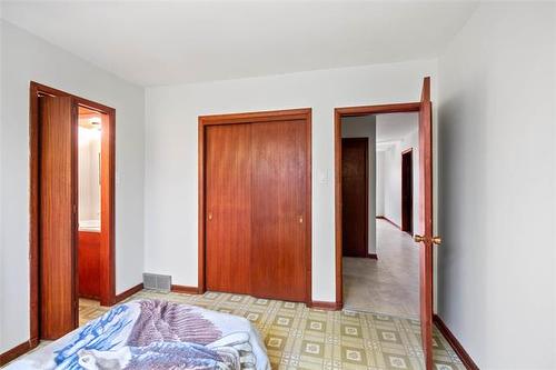 2347 Norris Rd, East St Paul, MB 