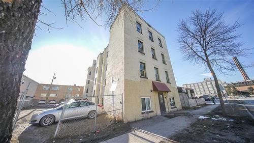 5-722 Maryland St, Winnipeg, MB 