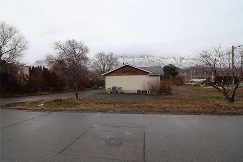 158/160 Vicars Road, Kamloops, BC - Outdoor