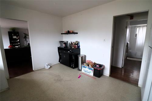 158/160 Vicars Road, Kamloops, BC - Indoor Photo Showing Other Room