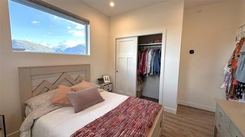 454 Forest Crowne Rise, Kimberley, BC - Indoor Photo Showing Bedroom