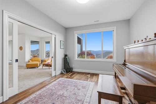 394 Prestwick Lane, Kelowna, BC - Indoor Photo Showing Other Room