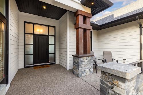 394 Prestwick Lane, Kelowna, BC - Outdoor With Exterior