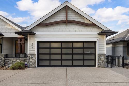 394 Prestwick Lane, Kelowna, BC - Outdoor