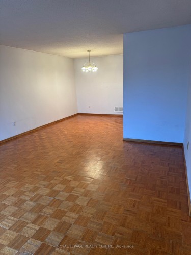 Main-2409 Culver Way, Mississauga, ON 