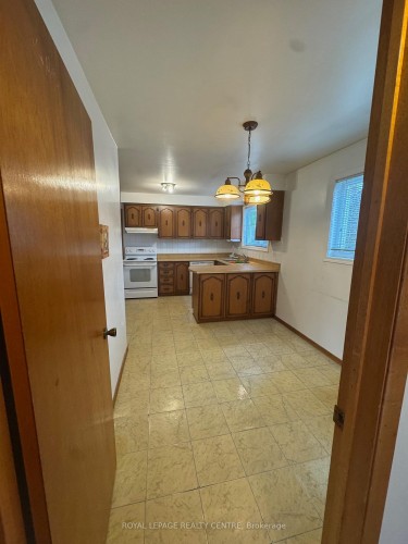 Main-2409 Culver Way, Mississauga, ON 