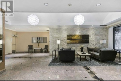 1711-45 Carlton Street, Toronto, ON - Indoor Photo Showing Other Room