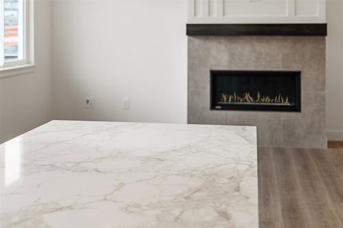 138-2050 Grasslands Boulevard, Kamloops, BC - Indoor With Fireplace