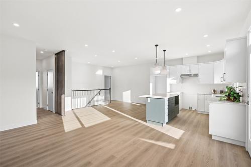 138-2050 Grasslands Boulevard, Kamloops, BC - Indoor Photo Showing Kitchen With Upgraded Kitchen