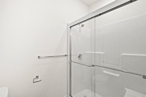 138-2050 Grasslands Boulevard, Kamloops, BC - Indoor Photo Showing Bathroom