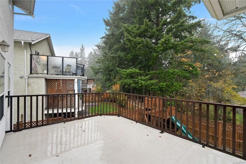 2417 Selwyn Rd, Langford, BC 