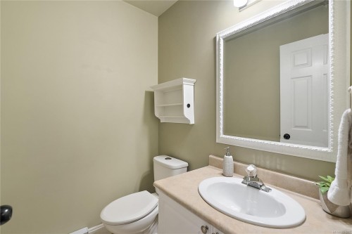 2417 Selwyn Rd, Langford, BC 