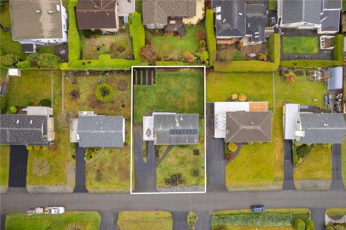 2860 Staffordshire Terr, Nanaimo, BC 