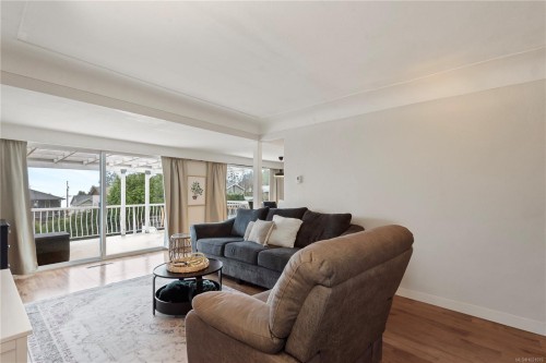 427 Davis Rd, Ladysmith, BC 