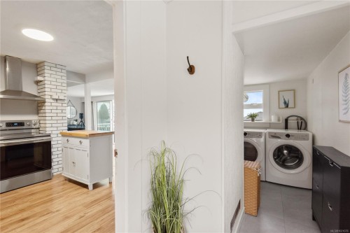 427 Davis Rd, Ladysmith, BC 