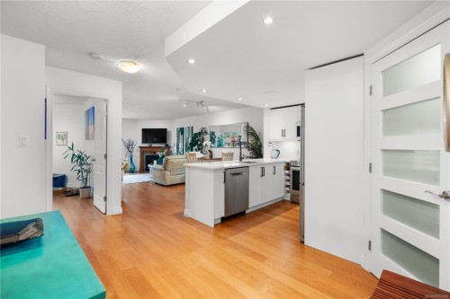 304-1 Buddy Rd, View Royal, BC - Indoor