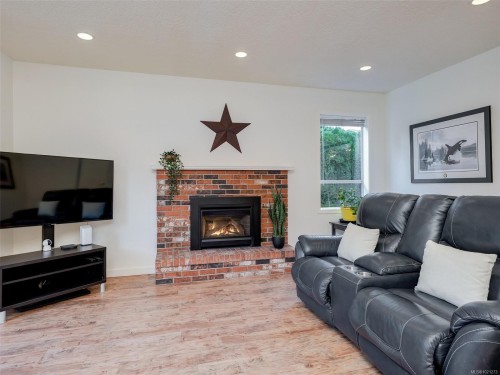 4179 Tuxedo Dr, Saanich, BC 