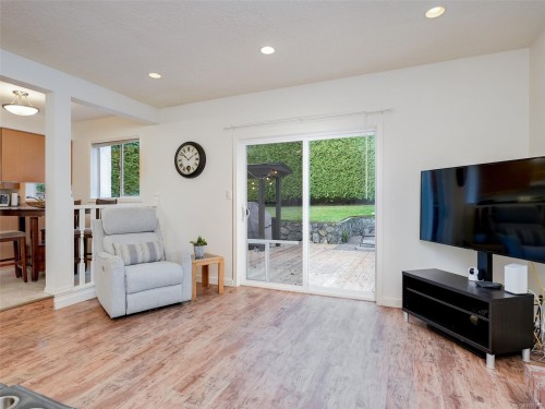 4179 Tuxedo Dr, Saanich, BC 