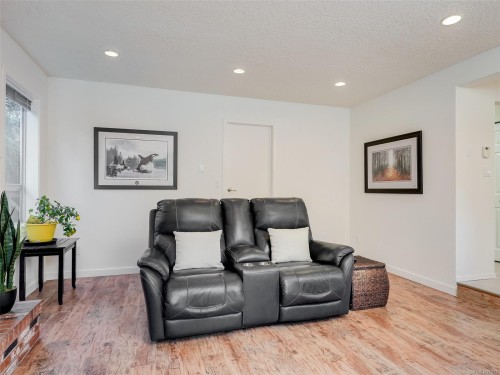 4179 Tuxedo Dr, Saanich, BC 