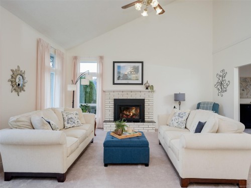 4179 Tuxedo Dr, Saanich, BC 