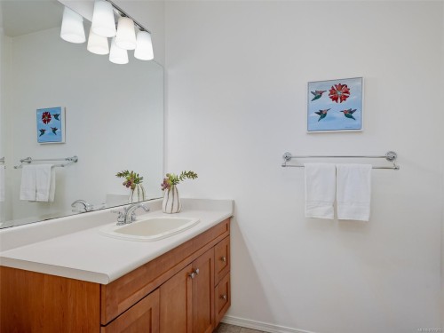 4179 Tuxedo Dr, Saanich, BC 