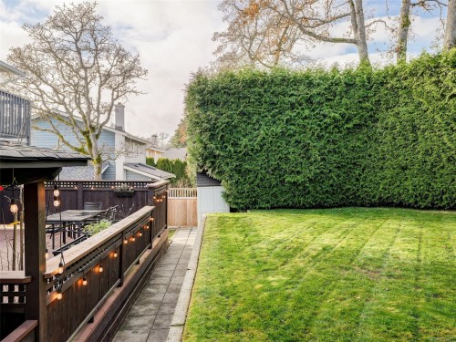 4179 Tuxedo Dr, Saanich, BC 