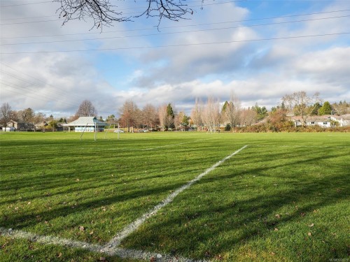 4179 Tuxedo Dr, Saanich, BC 