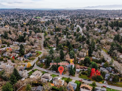 4179 Tuxedo Dr, Saanich, BC 