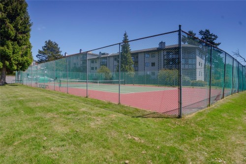 506-69 Gorge Rd West, Saanich, BC - Outdoor