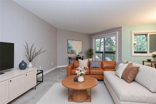 506-69 Gorge Rd West, Saanich, BC - Indoor Photo Showing Living Room