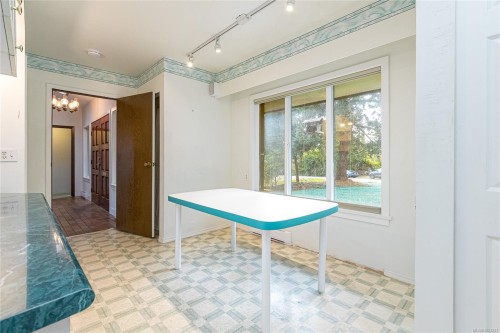 2020 Saltair Pl, Saanich, BC 