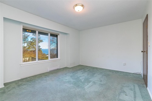 2020 Saltair Pl, Saanich, BC 