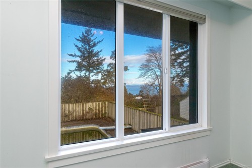 2020 Saltair Pl, Saanich, BC 