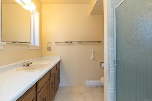 2020 Saltair Pl, Saanich, BC 