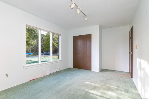 2020 Saltair Pl, Saanich, BC 