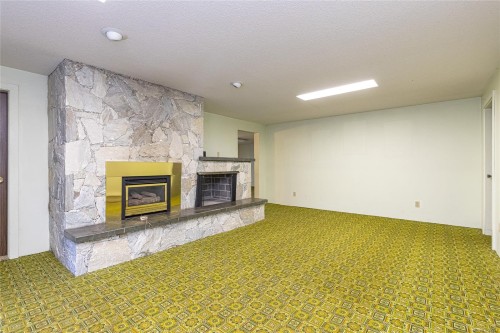 2020 Saltair Pl, Saanich, BC 