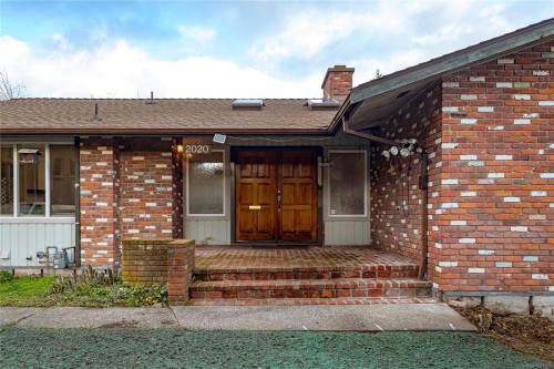 2020 Saltair Pl, Saanich, BC 