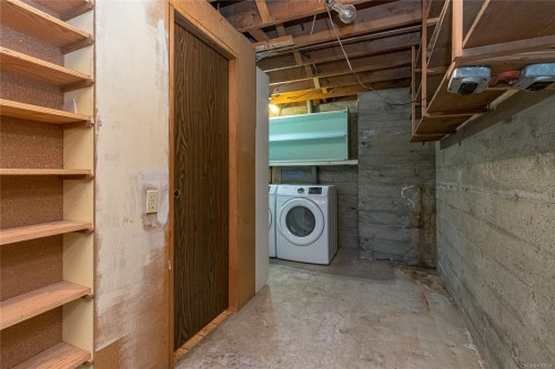 2020 Saltair Pl, Saanich, BC 