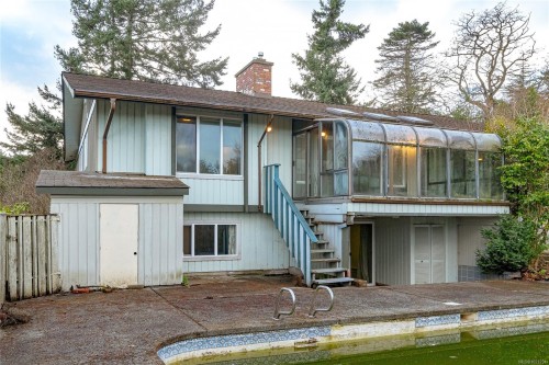 2020 Saltair Pl, Saanich, BC 