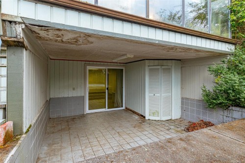 2020 Saltair Pl, Saanich, BC 