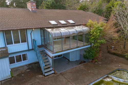 2020 Saltair Pl, Saanich, BC 