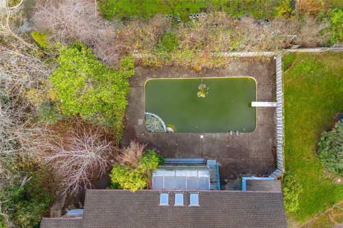 2020 Saltair Pl, Saanich, BC 