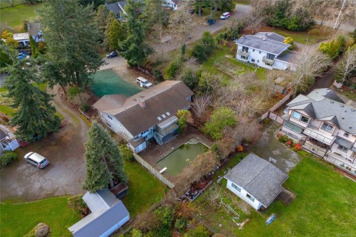 2020 Saltair Pl, Saanich, BC 