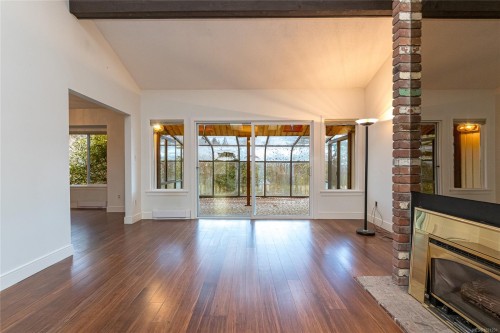 2020 Saltair Pl, Saanich, BC 