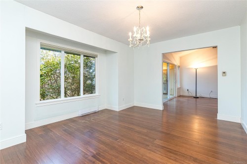 2020 Saltair Pl, Saanich, BC 