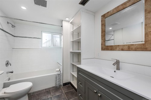 5869 Brier Ave, Duncan, BC 