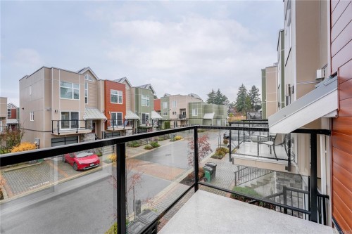 7-4355 Viewmont Ave, Saanich, BC 