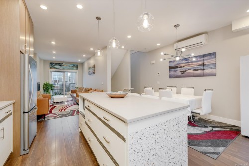 7-4355 Viewmont Ave, Saanich, BC 