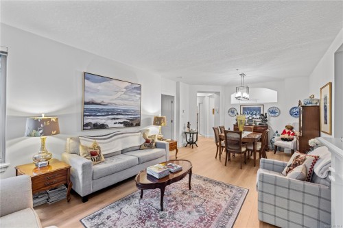 104-5670 Edgewater Lane, Nanaimo, BC - Indoor Photo Showing Living Room